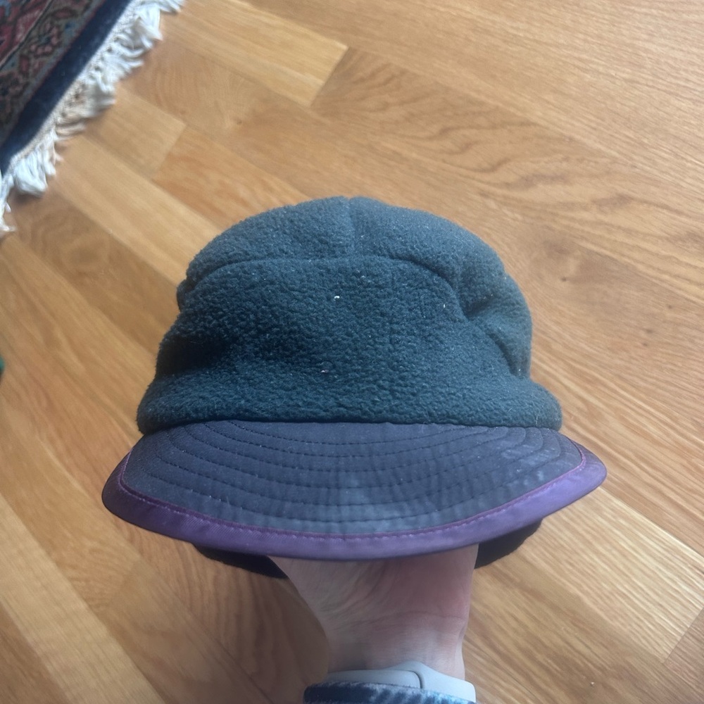 Patagonia Green, Black and Purple duckbill Fleece Hat medium vintage - Picture 2 of 6